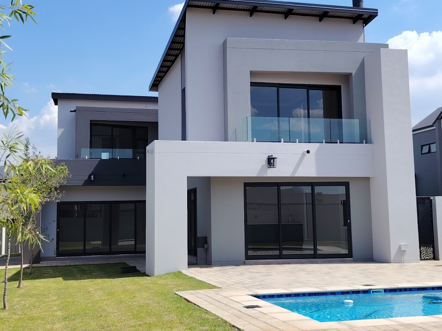 5 Bedroom Property for Sale in Midstream Heights Gauteng