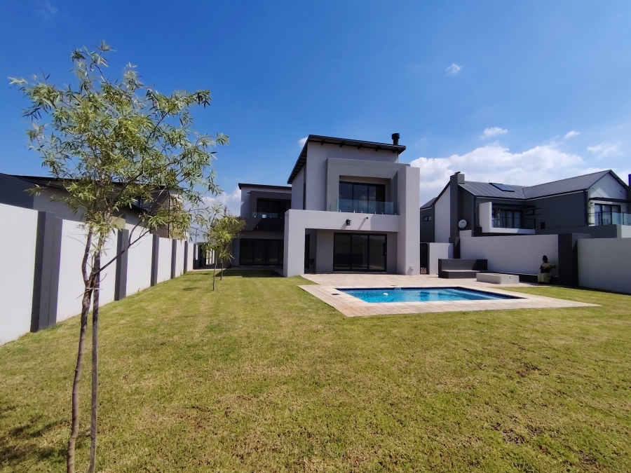 5 Bedroom Property for Sale in Midstream Heights Gauteng