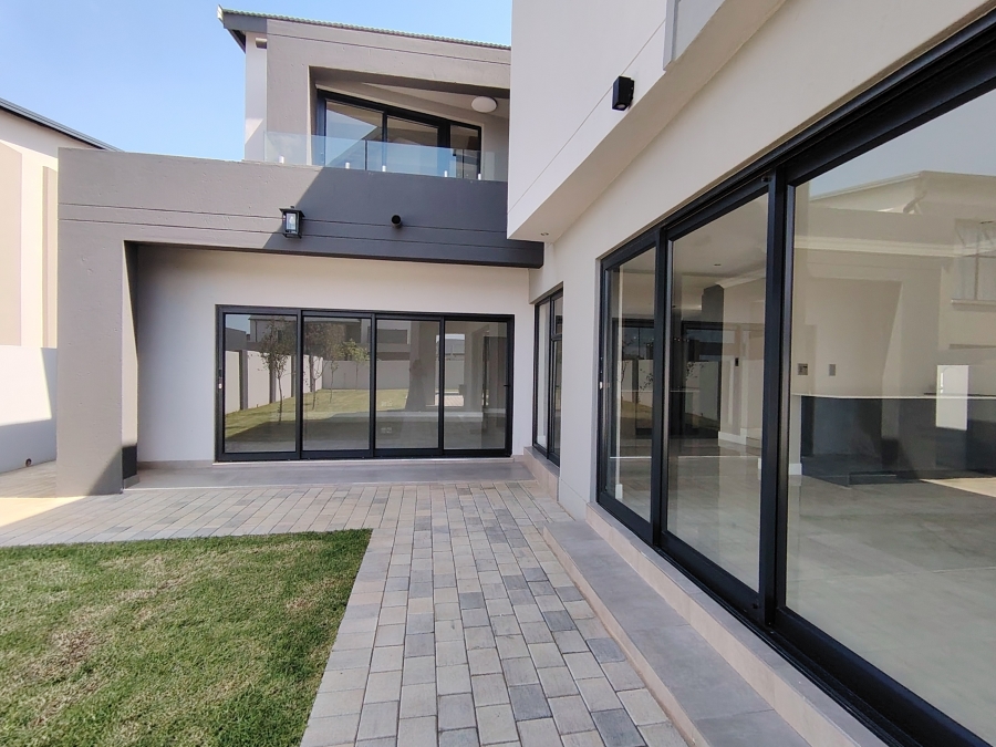 5 Bedroom Property for Sale in Midstream Heights Gauteng