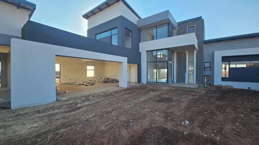 5 Bedroom Property for Sale in Midstream Heights Gauteng