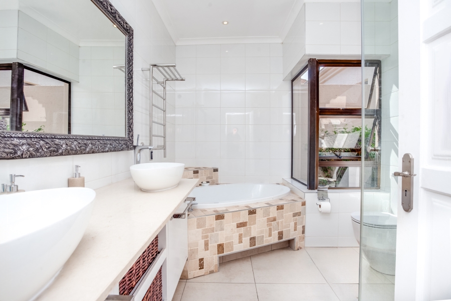 2 Bedroom Property for Sale in Khyber Rock Gauteng