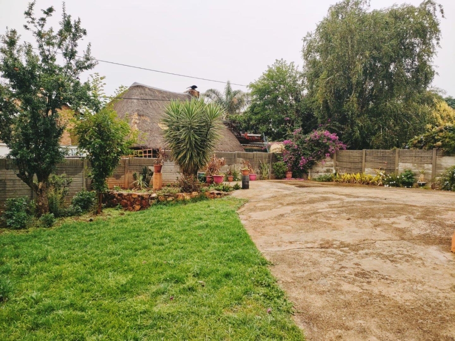 To Let 6 Bedroom Property for Rent in Horison Gauteng