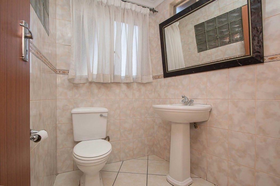To Let 6 Bedroom Property for Rent in Horison Gauteng