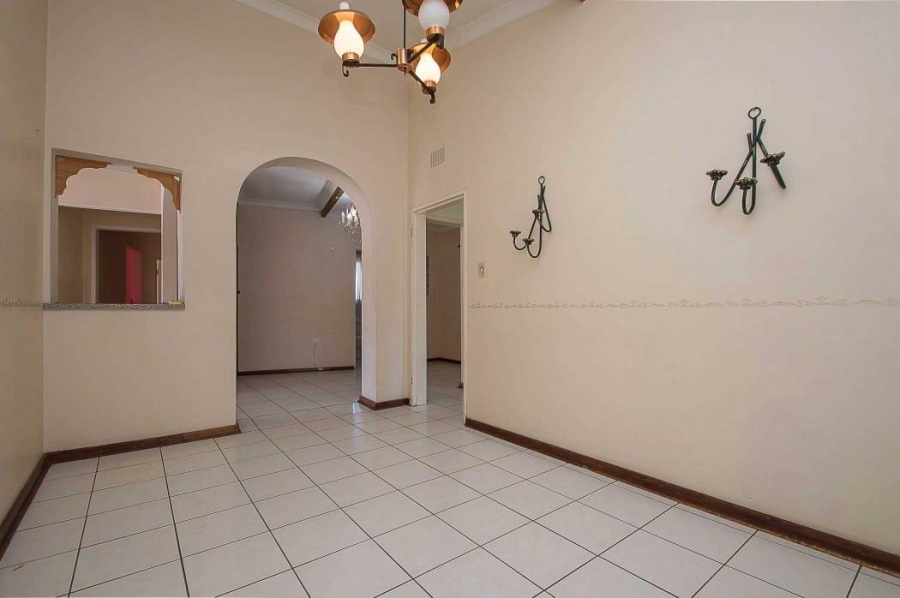 To Let 6 Bedroom Property for Rent in Horison Gauteng