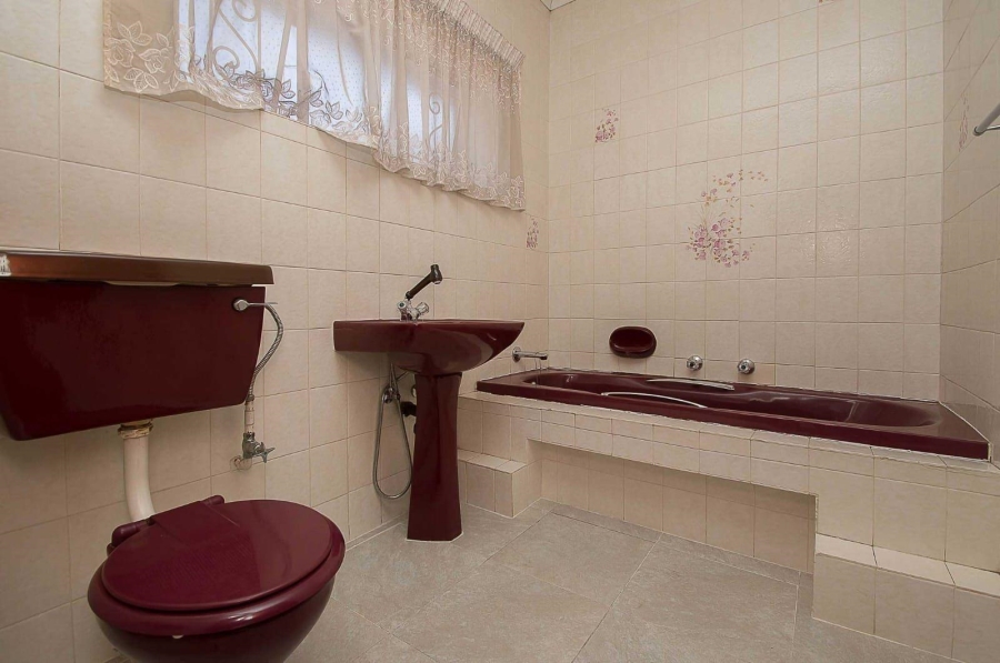To Let 6 Bedroom Property for Rent in Horison Gauteng