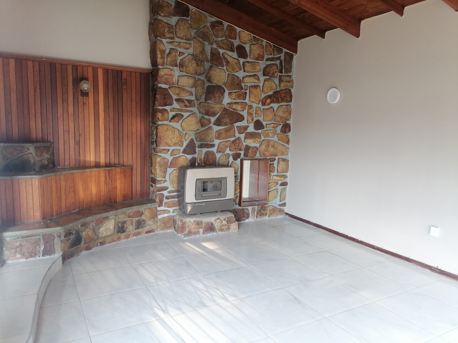 To Let 6 Bedroom Property for Rent in Horison Gauteng
