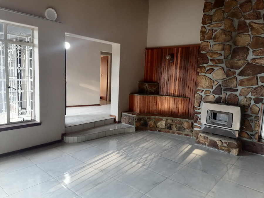To Let 6 Bedroom Property for Rent in Horison Gauteng