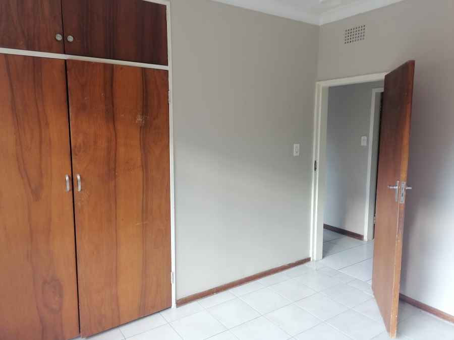 To Let 6 Bedroom Property for Rent in Horison Gauteng