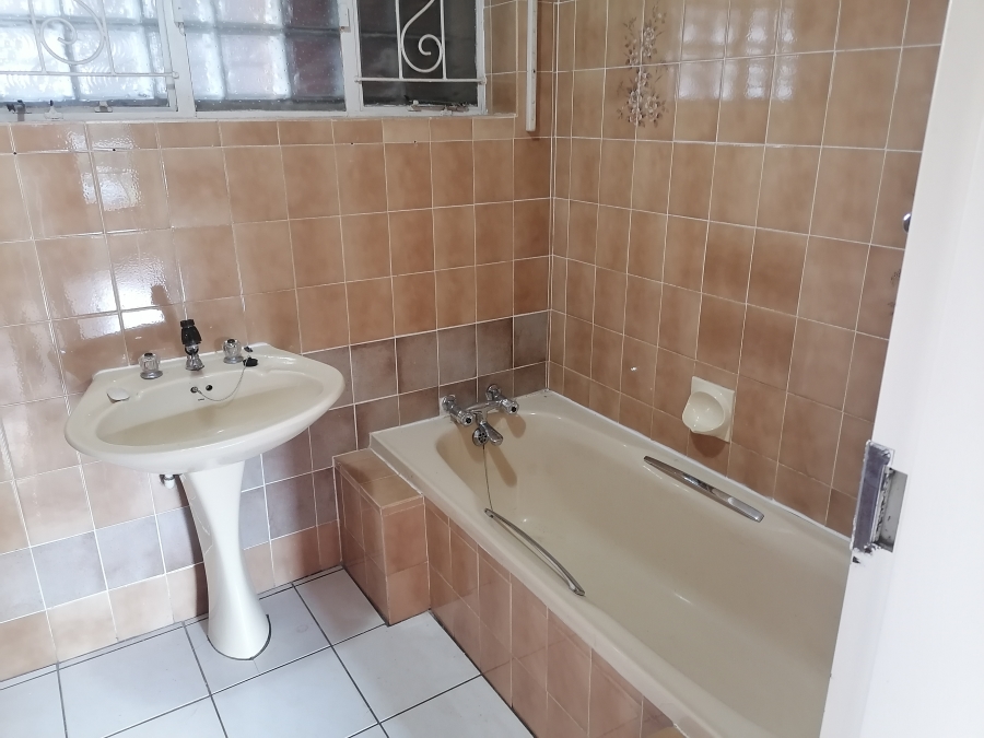 To Let 6 Bedroom Property for Rent in Horison Gauteng