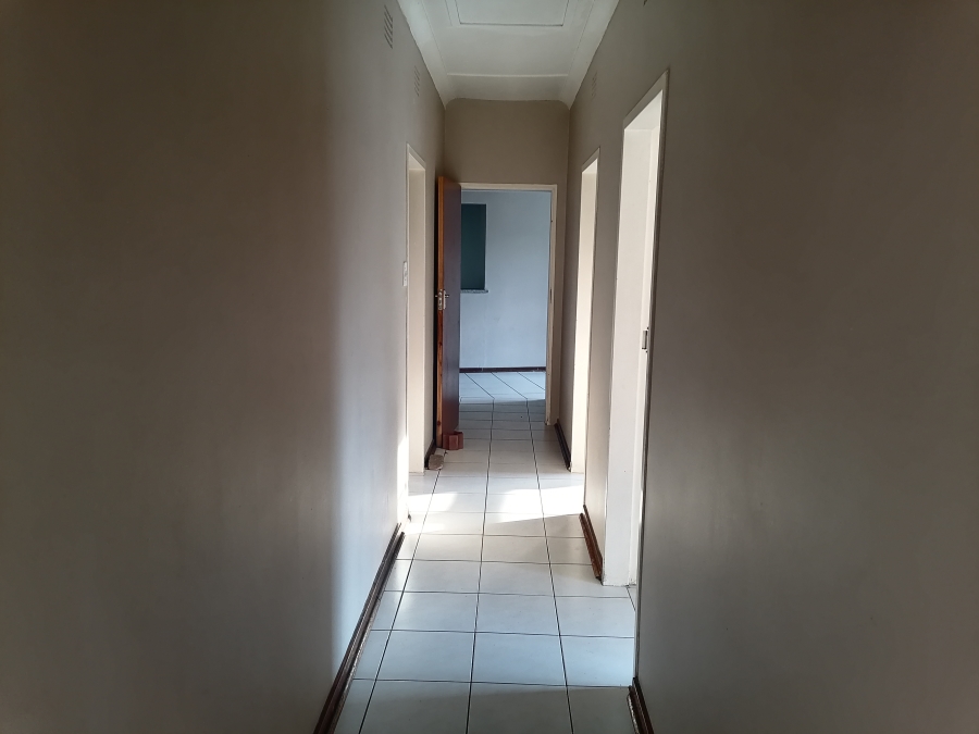 To Let 6 Bedroom Property for Rent in Horison Gauteng
