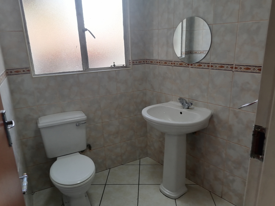 To Let 6 Bedroom Property for Rent in Horison Gauteng