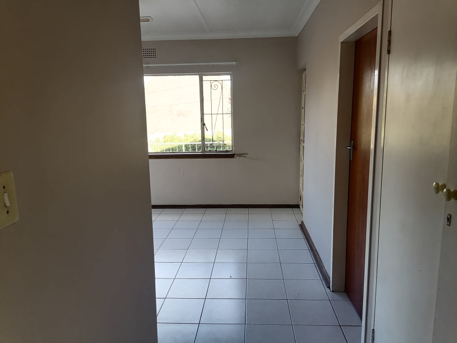 To Let 6 Bedroom Property for Rent in Horison Gauteng