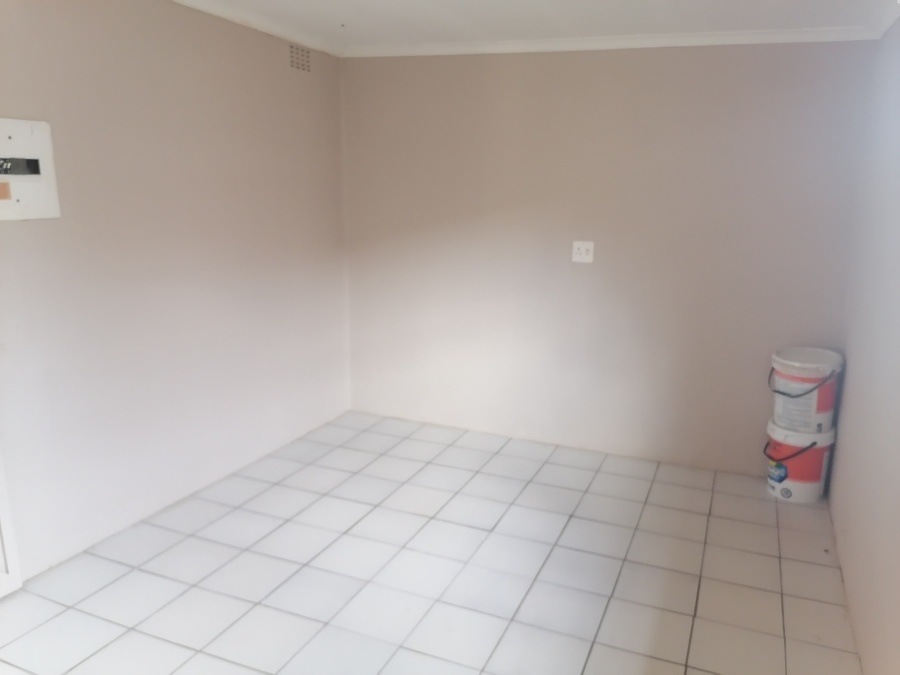 To Let 6 Bedroom Property for Rent in Horison Gauteng