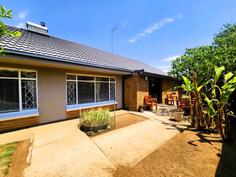 4 Bedroom Property for Sale in Three Rivers Gauteng