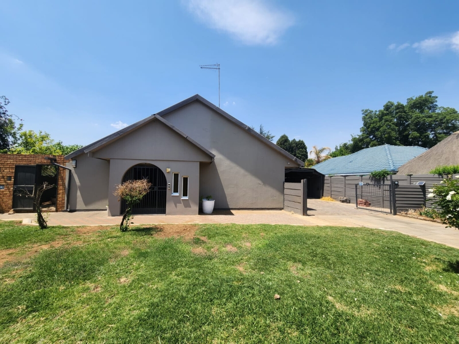4 Bedroom Property for Sale in Three Rivers Gauteng