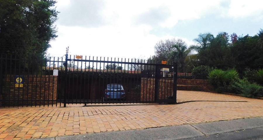 5 Bedroom Property for Sale in Eldoraigne Gauteng