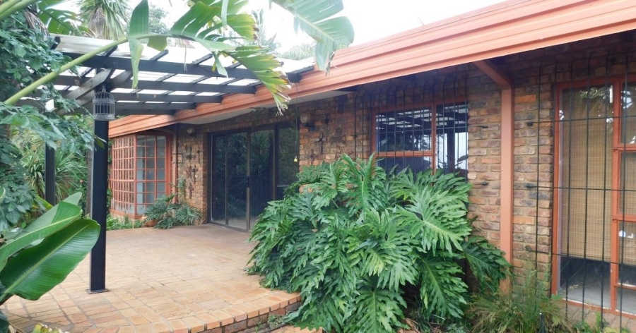 5 Bedroom Property for Sale in Eldoraigne Gauteng