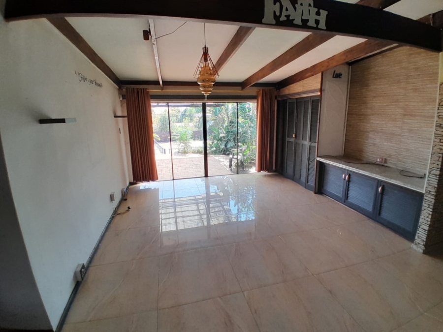 5 Bedroom Property for Sale in Eldoraigne Gauteng