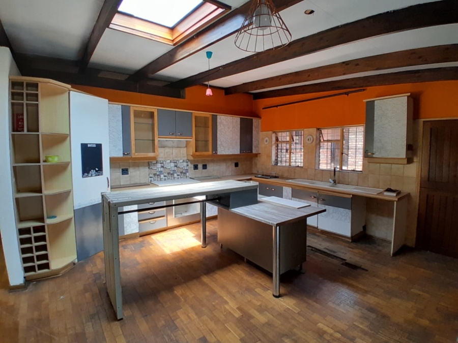 5 Bedroom Property for Sale in Eldoraigne Gauteng