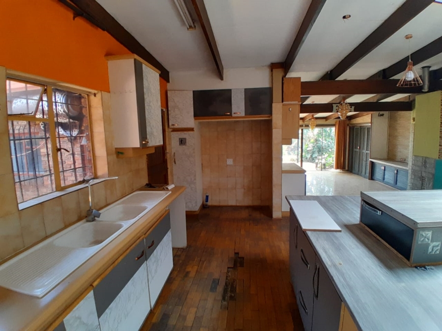 5 Bedroom Property for Sale in Eldoraigne Gauteng