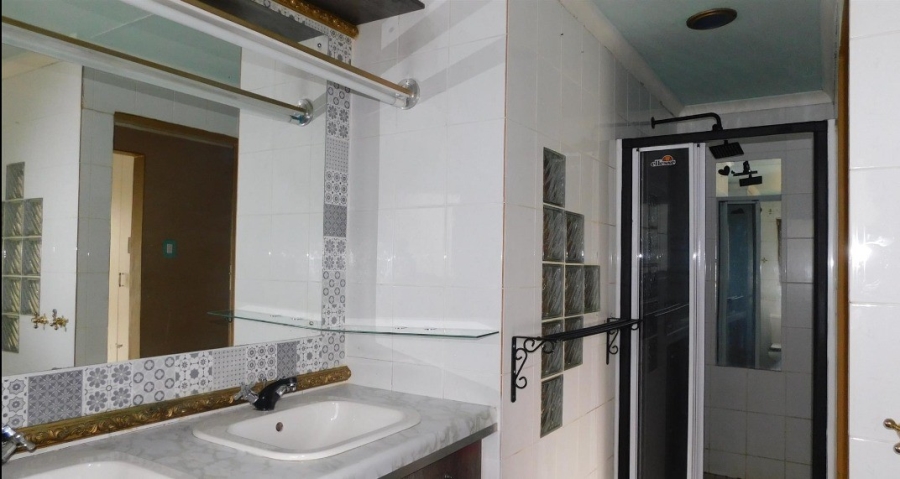 5 Bedroom Property for Sale in Eldoraigne Gauteng