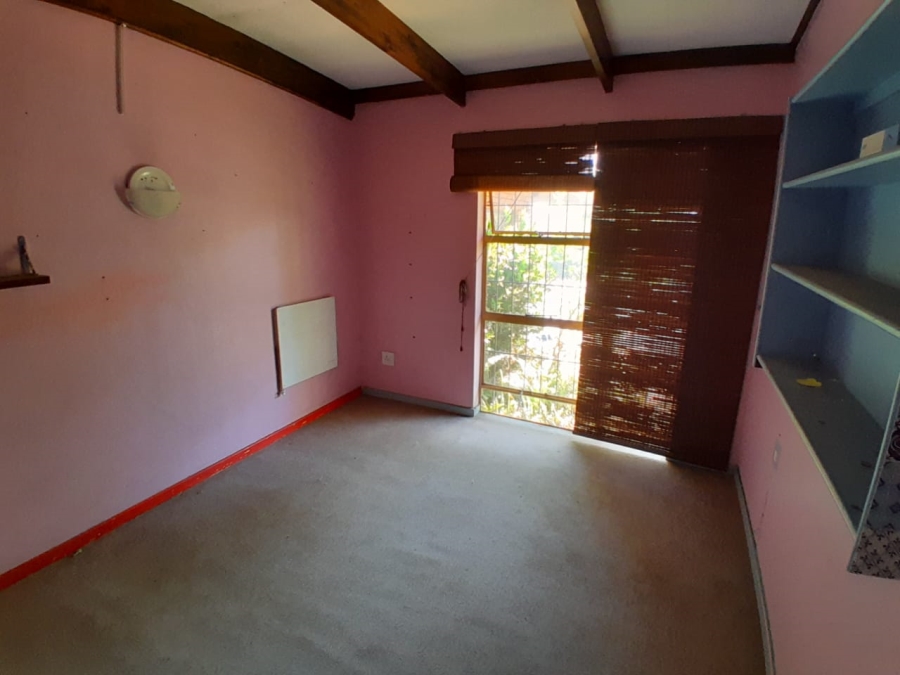 5 Bedroom Property for Sale in Eldoraigne Gauteng