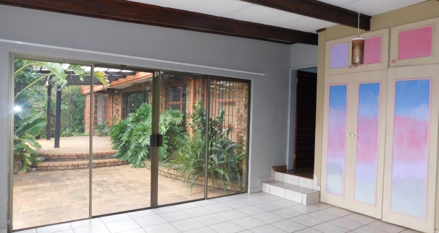 5 Bedroom Property for Sale in Eldoraigne Gauteng