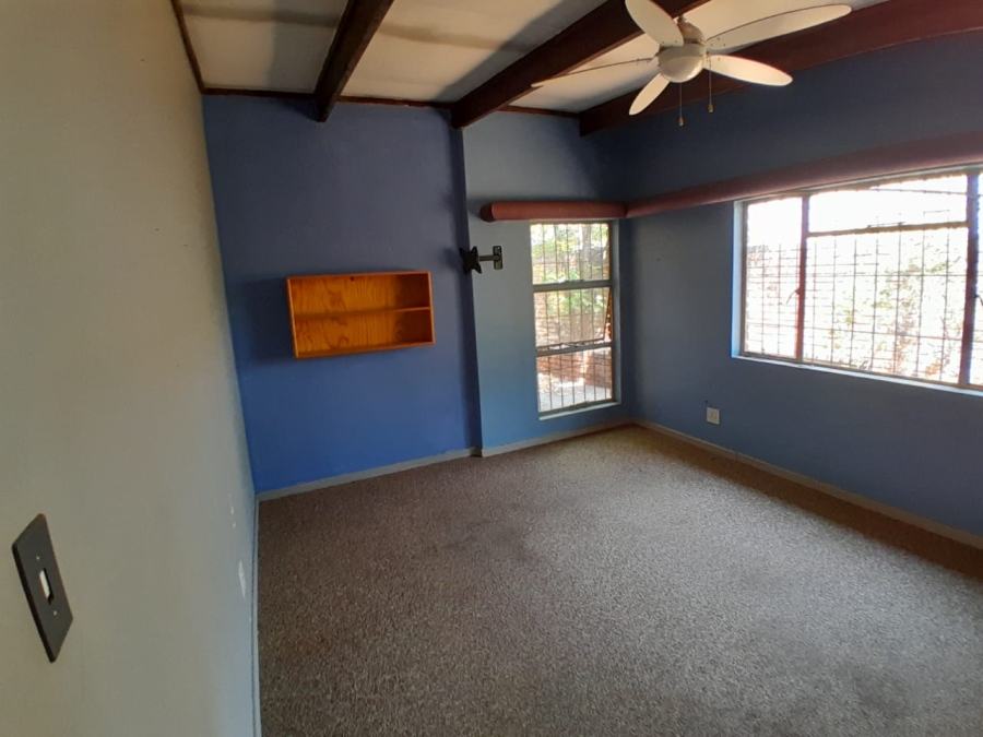 5 Bedroom Property for Sale in Eldoraigne Gauteng
