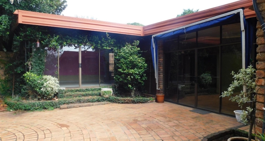 5 Bedroom Property for Sale in Eldoraigne Gauteng