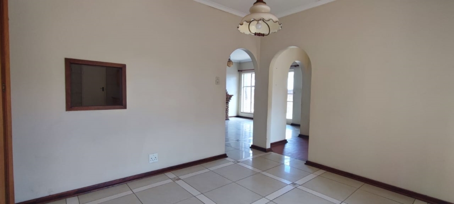 6 Bedroom Property for Sale in The Reeds Gauteng