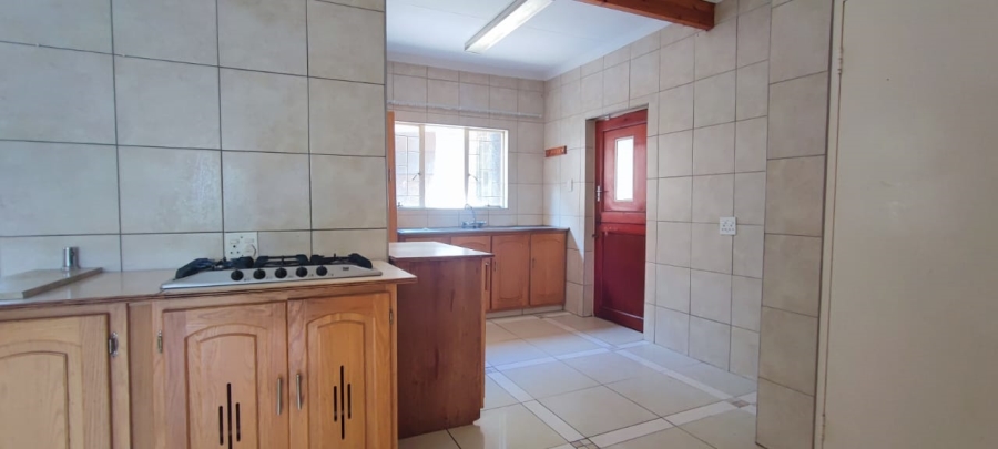 6 Bedroom Property for Sale in The Reeds Gauteng