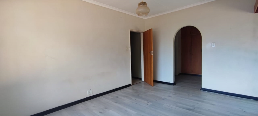 6 Bedroom Property for Sale in The Reeds Gauteng