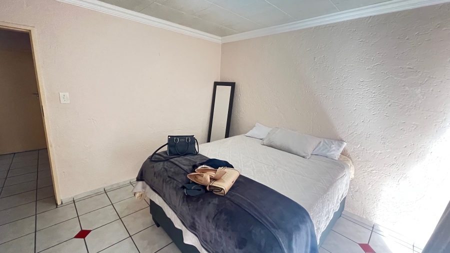 2 Bedroom Property for Sale in Vorna Valley Gauteng