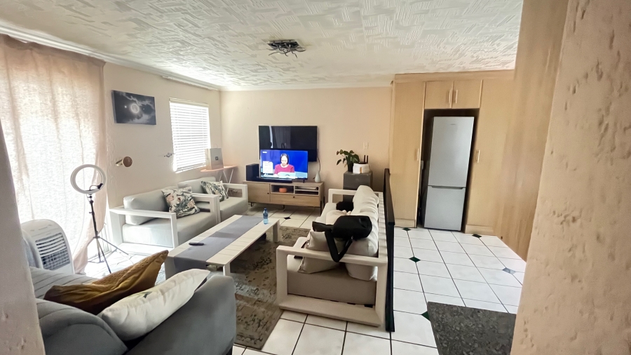 2 Bedroom Property for Sale in Vorna Valley Gauteng