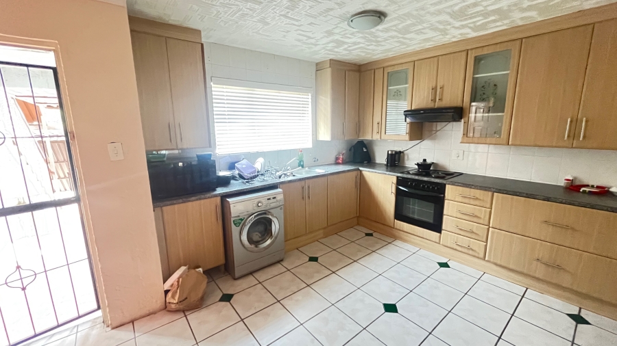 2 Bedroom Property for Sale in Vorna Valley Gauteng