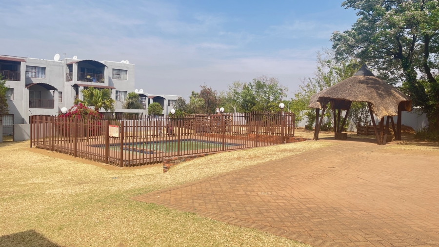 2 Bedroom Property for Sale in Vorna Valley Gauteng