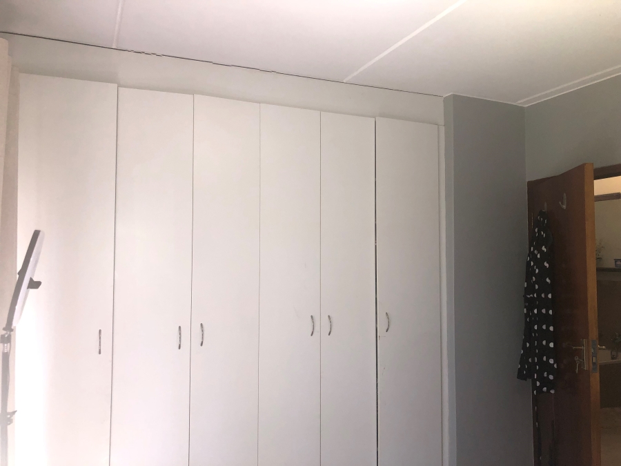 2 Bedroom Property for Sale in Vorna Valley Gauteng