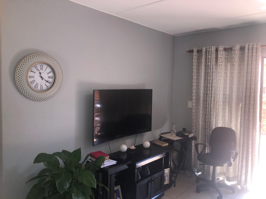 2 Bedroom Property for Sale in Vorna Valley Gauteng