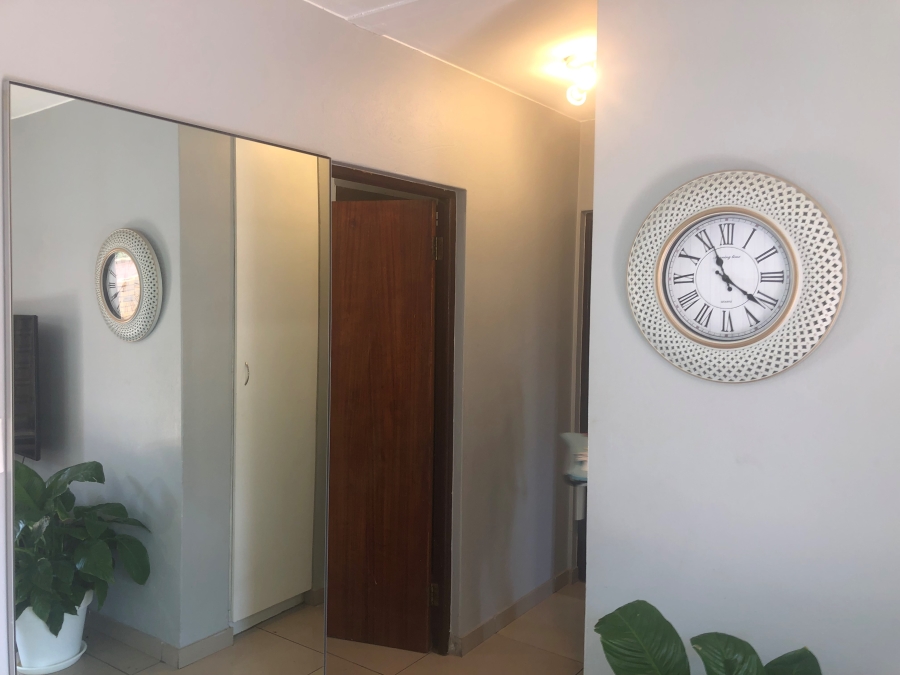 2 Bedroom Property for Sale in Vorna Valley Gauteng