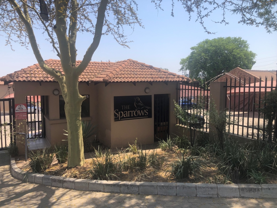 2 Bedroom Property for Sale in Vorna Valley Gauteng
