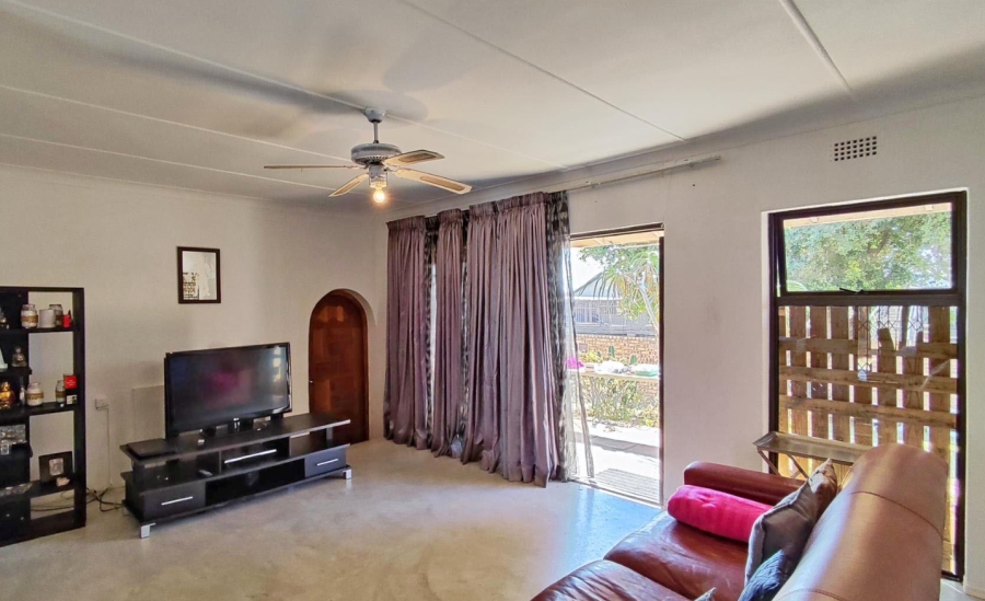 3 Bedroom Property for Sale in Highway Gardens Gauteng