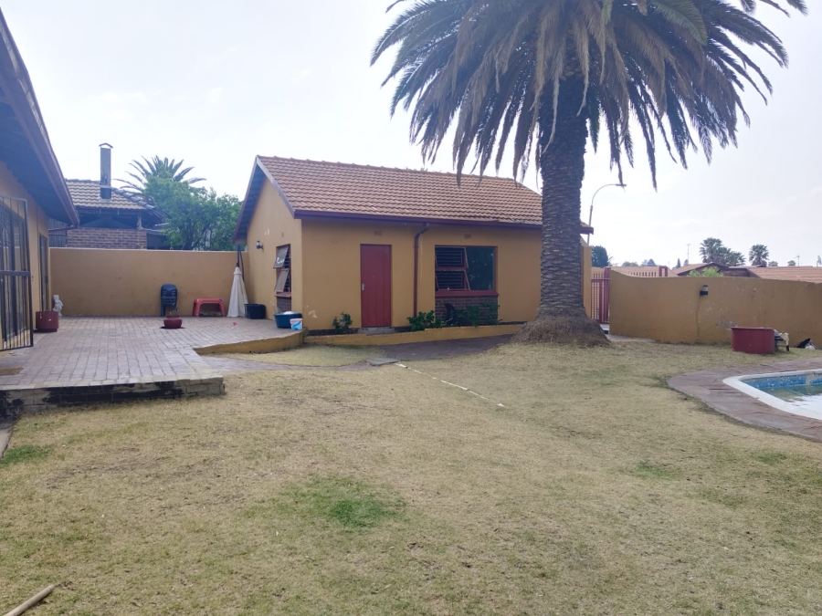 4 Bedroom Property for Sale in Birch Acres Gauteng