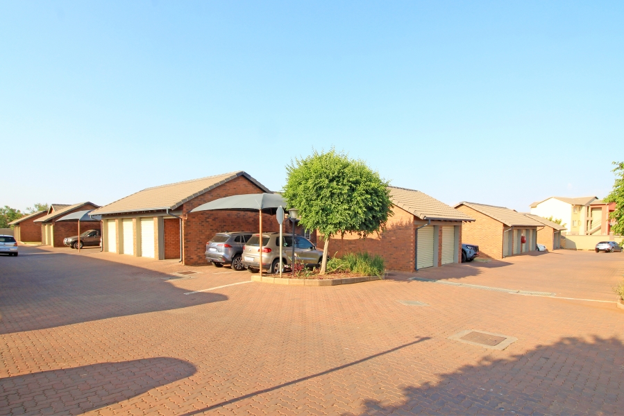 2 Bedroom Property for Sale in Amberfield Gauteng