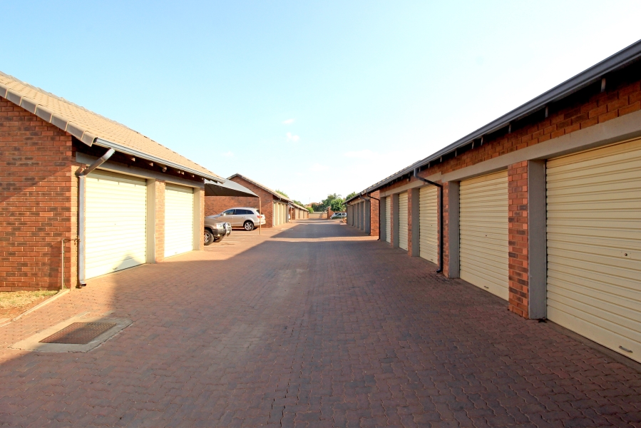2 Bedroom Property for Sale in Amberfield Gauteng