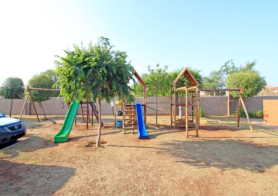 2 Bedroom Property for Sale in Amberfield Gauteng