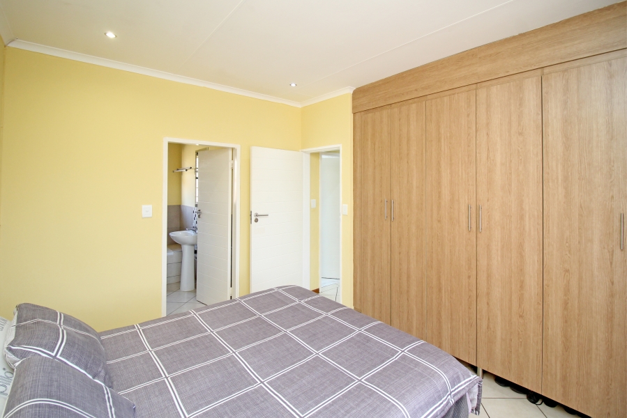 2 Bedroom Property for Sale in Amberfield Gauteng
