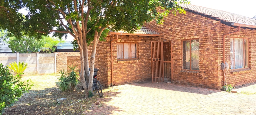 2 Bedroom Property for Sale in The Orchards Gauteng
