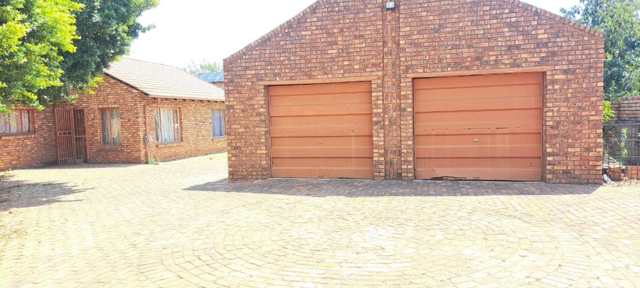 2 Bedroom Property for Sale in The Orchards Gauteng