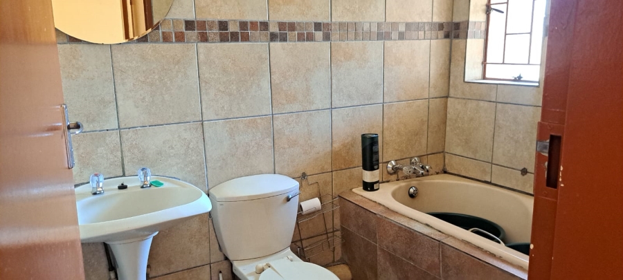 2 Bedroom Property for Sale in The Orchards Gauteng
