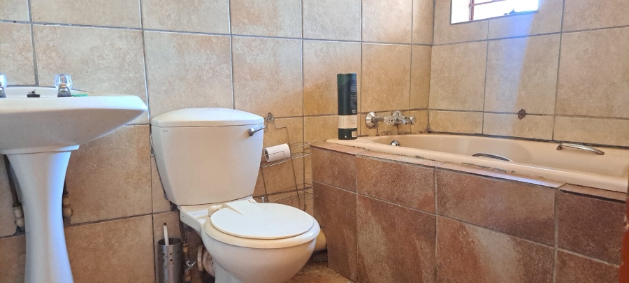 2 Bedroom Property for Sale in The Orchards Gauteng